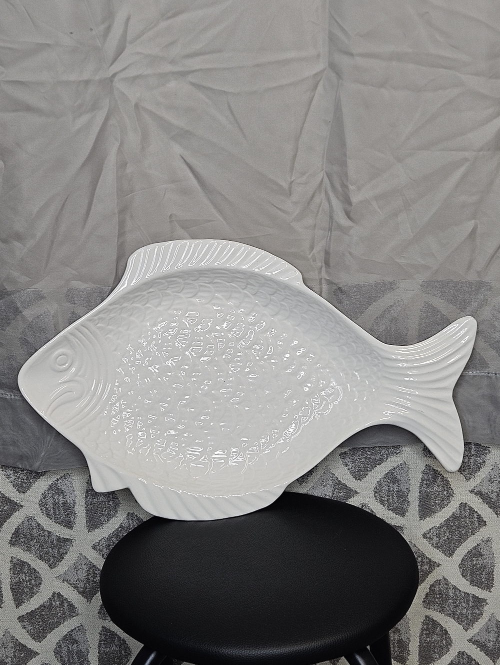 Vintage Calif USA 589 White Ceramic Fish Platter MCM Coastal Seafoid Servewear